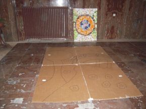 Druhá fáze – přenesení návrhu na kartony. Návrhy vypracovali žáci 2.stupně pod vedením paní učitelky Sabiny Hauerové. Za to jim moc děkujeme!