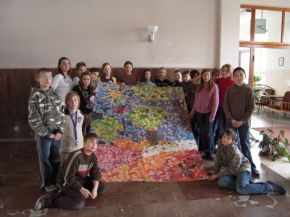 Práce jí šla od ruky, a tak dokončila první obrázek.