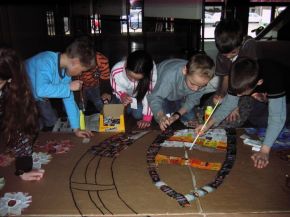 Práce na lodi Patrik, Filip a další ze II.A.