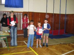 1.stupeň před mikulášskou nadílkou sportoval a soutěžil.