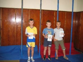 1.stupeň před mikulášskou nadílkou sportoval a soutěžil.