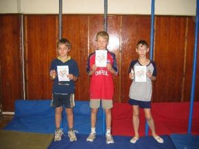 1.stupeň před mikulášskou nadílkou sportoval a soutěžil.